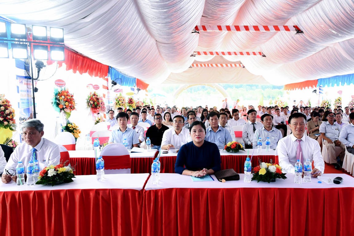 CÔNG TY HÙNG VƯƠNG TỔ CHỨC HỘI THẢO KỸ THẬT “VỀ CÁT NGHIỀN TRONG XÂY DỰNG VÀ BÊ TÔNG” VÀ LỄ KHÁNH THÀNH NHÀ MÁY SẢN XUẤT CÁT NGHIỀN HÙNG VƯƠNG – BÌNH PHƯỚC HVCO hoinghi khanhthanh nm catnghien binhphuoc
