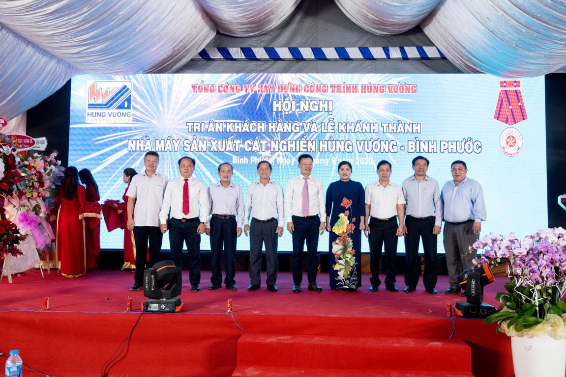 CÔNG TY HÙNG VƯƠNG TỔ CHỨC HỘI THẢO KỸ THẬT “VỀ CÁT NGHIỀN TRONG XÂY DỰNG VÀ BÊ TÔNG” VÀ LỄ KHÁNH THÀNH NHÀ MÁY SẢN XUẤT CÁT NGHIỀN HÙNG VƯƠNG – BÌNH PHƯỚC HVCO hoinghi khanhthanh nm catnghien binhphuoc1
