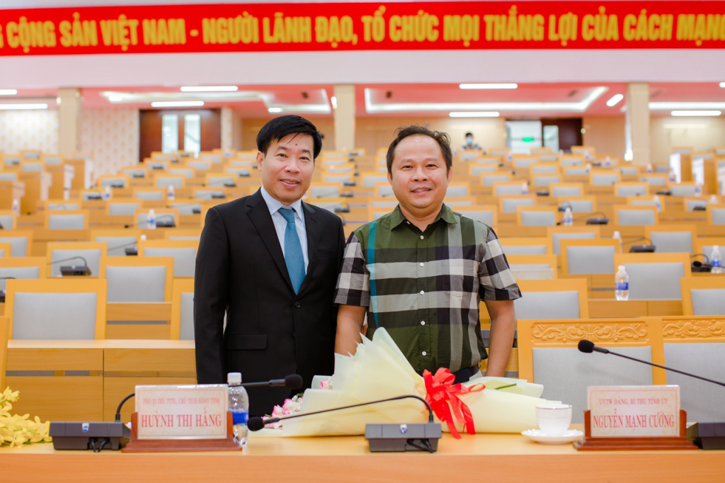Kỉ niệm 17 năm Ngày Doanh Nhân Việt Nam (13/10/2004 - 13/10/2021) hvco kyniem17namDNVN3