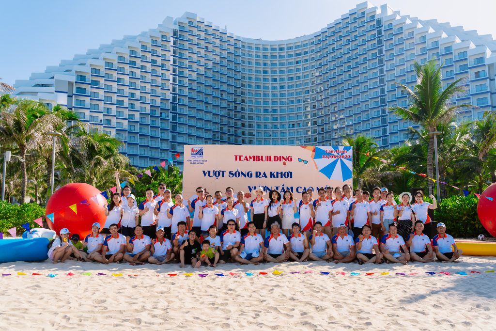 Hùng Vương Construction: Tăng nhiệt huyết và đoàn kết cùng chương trình Team building “Vượt sóng ra khơi – Vươn tầm cao mới” hung vuong to chuc team building