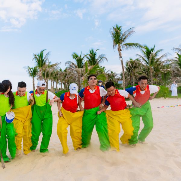 Hùng Vương Construction: Tăng nhiệt huyết và đoàn kết cùng chương trình Team building “Vượt sóng ra khơi – Vươn tầm cao mới” suc manh dong doi