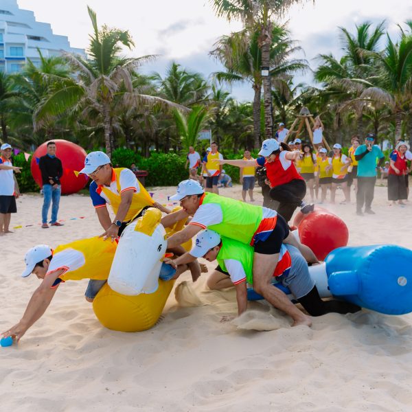 Hùng Vương Construction: Tăng nhiệt huyết và đoàn kết cùng chương trình Team building “Vượt sóng ra khơi – Vươn tầm cao mới” tien toi muc tieu2