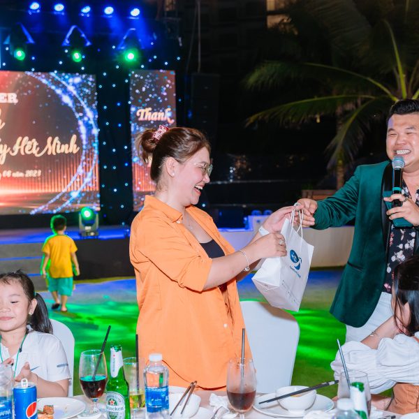 Hùng Vương Construction: Tăng nhiệt huyết và đoàn kết cùng chương trình Team building “Vượt sóng ra khơi – Vươn tầm cao mới” tro choi