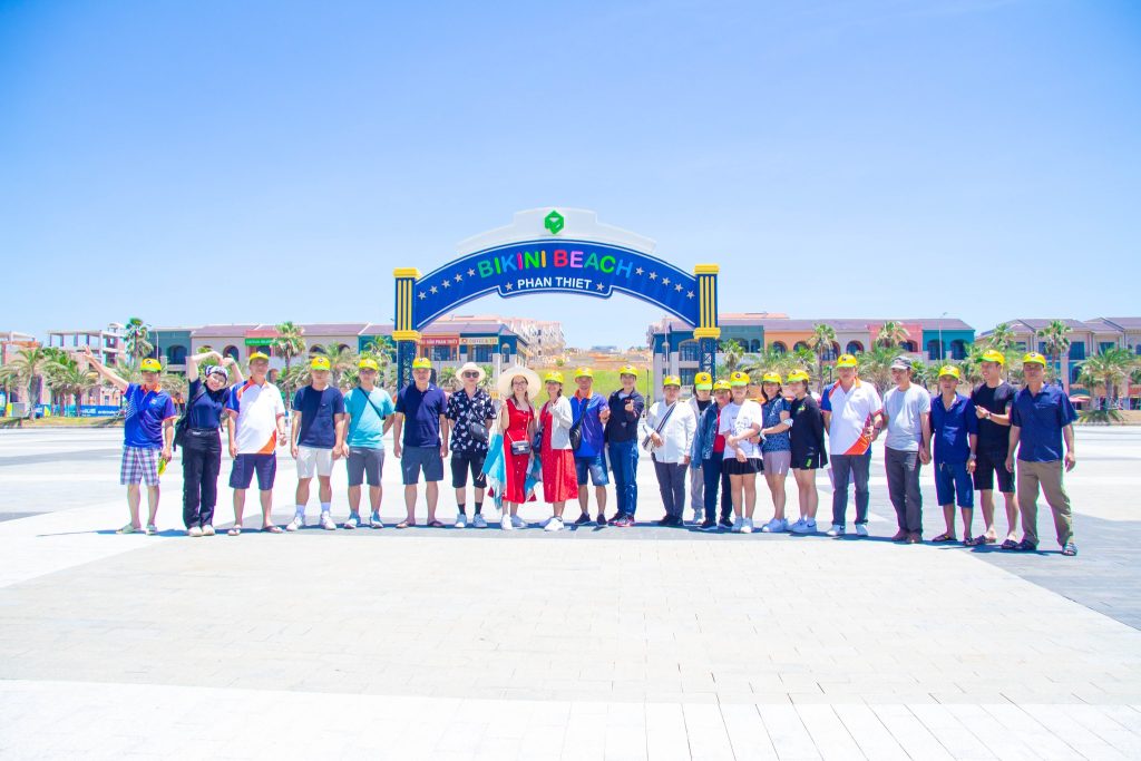 Xây dựng môi trường làm việc tích cực: Sự kiện Team Building giữa các nhà máy Hùng Vương Construction để tạo ra sự đột phá xay dung moi truong lam viec2