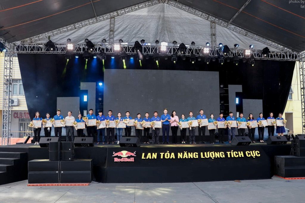 Tuổi trẻ Hùng Vương Construction: vinh dự được tuyên dương gương thanh niên công nhân có thành tích tiêu biểu trong lao động, sản xuất năm 2023 370437243 675406664622005 6121727218913554617 n
