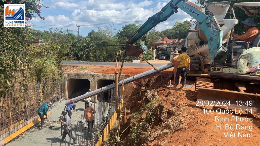 Bơm bê tông: Giải pháp tối ưu cho công trình mương thoát nước bom be tong giai phap toi uu cho cong trinh muong thoat nuoc 1