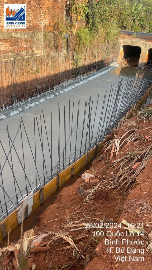 Bơm bê tông: Giải pháp tối ưu cho công trình mương thoát nước bom be tong giai phap toi uu cho cong trinh muong thoat nuoc 5