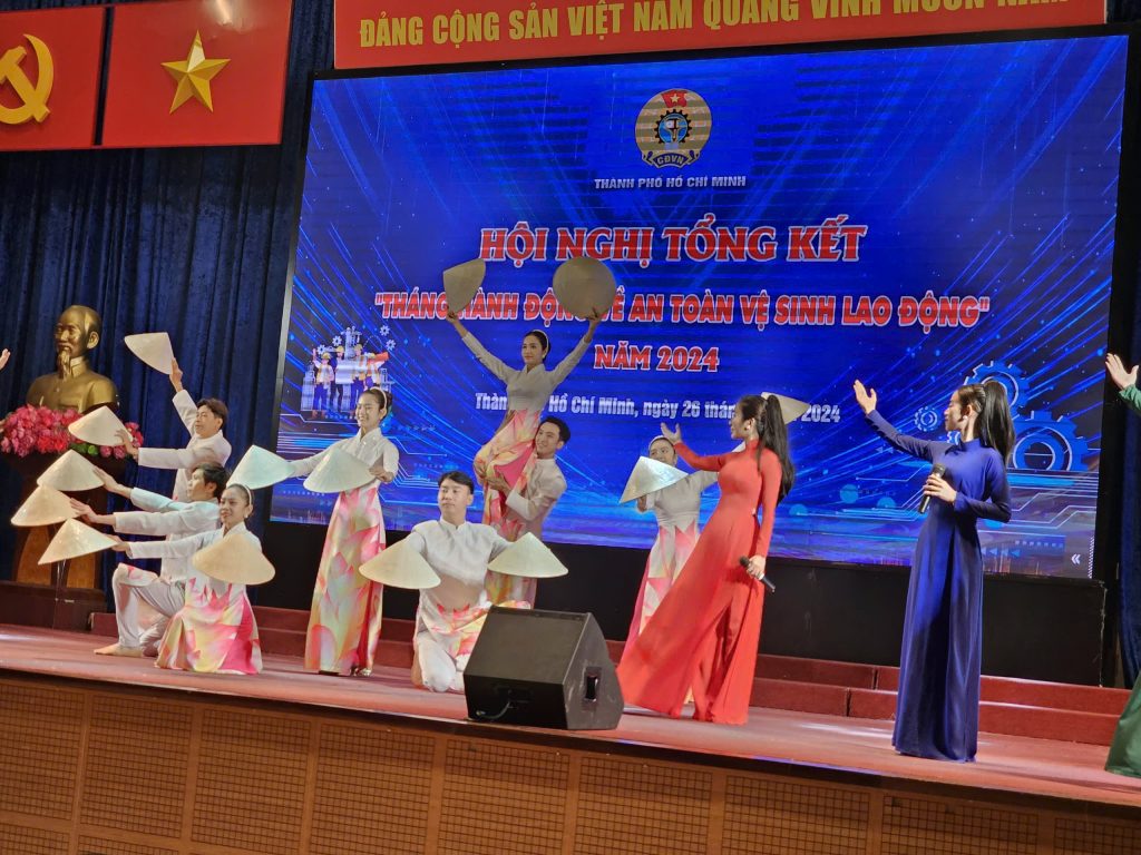 HỘI NGHỊ TUYÊN DƯƠNG "LAO ĐỘNG GIỎI - LAO ĐỘNG SÁNG TẠO" hoi truong tuyen duong