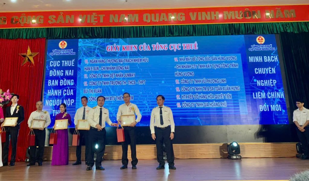 HỘI NGHỊ TUYÊN DƯƠNG DOANH NGHIỆP CHẤP HÀNH TỐT CHÍNH SÁCH, PHÁP LUẬT THUẾ NĂM 2023 hoi nghi tuyen duong doanh nghiep chap hanh tot chinh sach phap luat thue nam 1