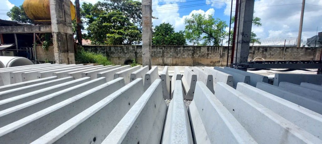 Dải phân cách là gì? Các loại dải phân cách hiện nay dai phan cach tren duong bo gom nhung loai nao