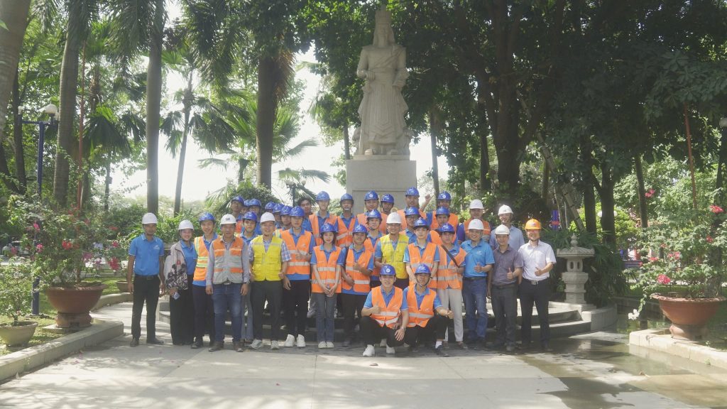 Sinh viên ĐH Lạc Hồng trải nghiệm thực tế tại nhà máy Hùng Vương sinh vien dh lac hong trai nghiem thuc te tai nha may hung vuong 2