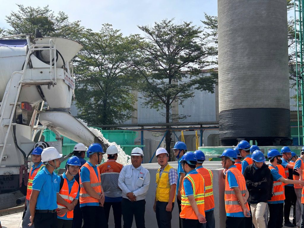 Sinh viên ĐH Lạc Hồng trải nghiệm thực tế tại nhà máy Hùng Vương sinh vien dh lac hong trai nghiem thuc te tai nha may hung vuong 7