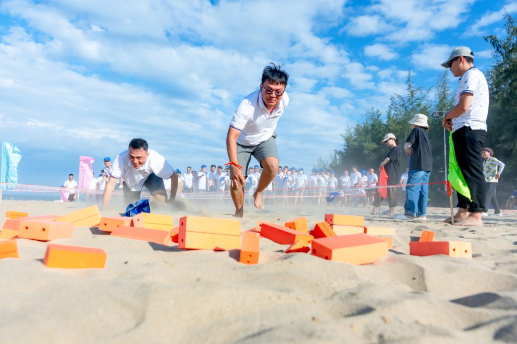 Công Ty Hùng Vương Tổ Chức Du Lịch Ninh Chữ Kết Hợp Teambuilding & Gala Dinner 2025 cong ty hung vuong to chuc du lich ninh chu ket hop teambuilding gala dinner 2025 12