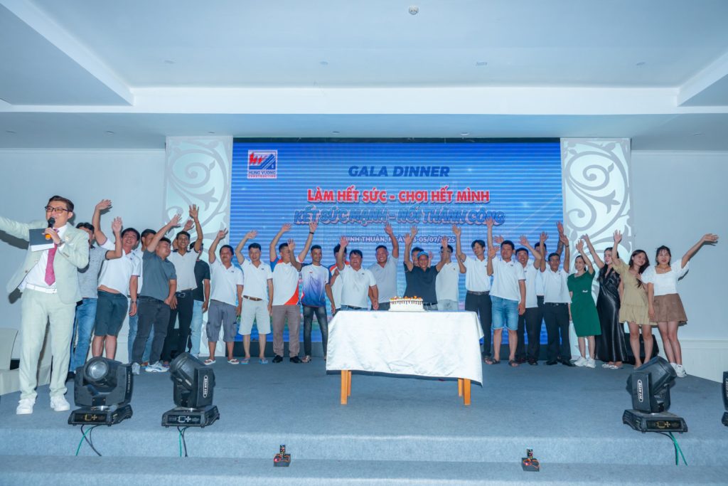 Công Ty Hùng Vương Tổ Chức Du Lịch Ninh Chữ Kết Hợp Teambuilding & Gala Dinner 2025 cong ty hung vuong to chuc du lich ninh chu ket hop teambuilding gala dinner 2025 23