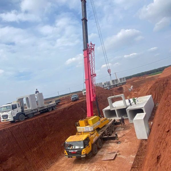 Năng lực sản xuất nha may btds hung vuong vinh cuu cung cap cong hop cho du an san bay long thanh 8 768x1024 1