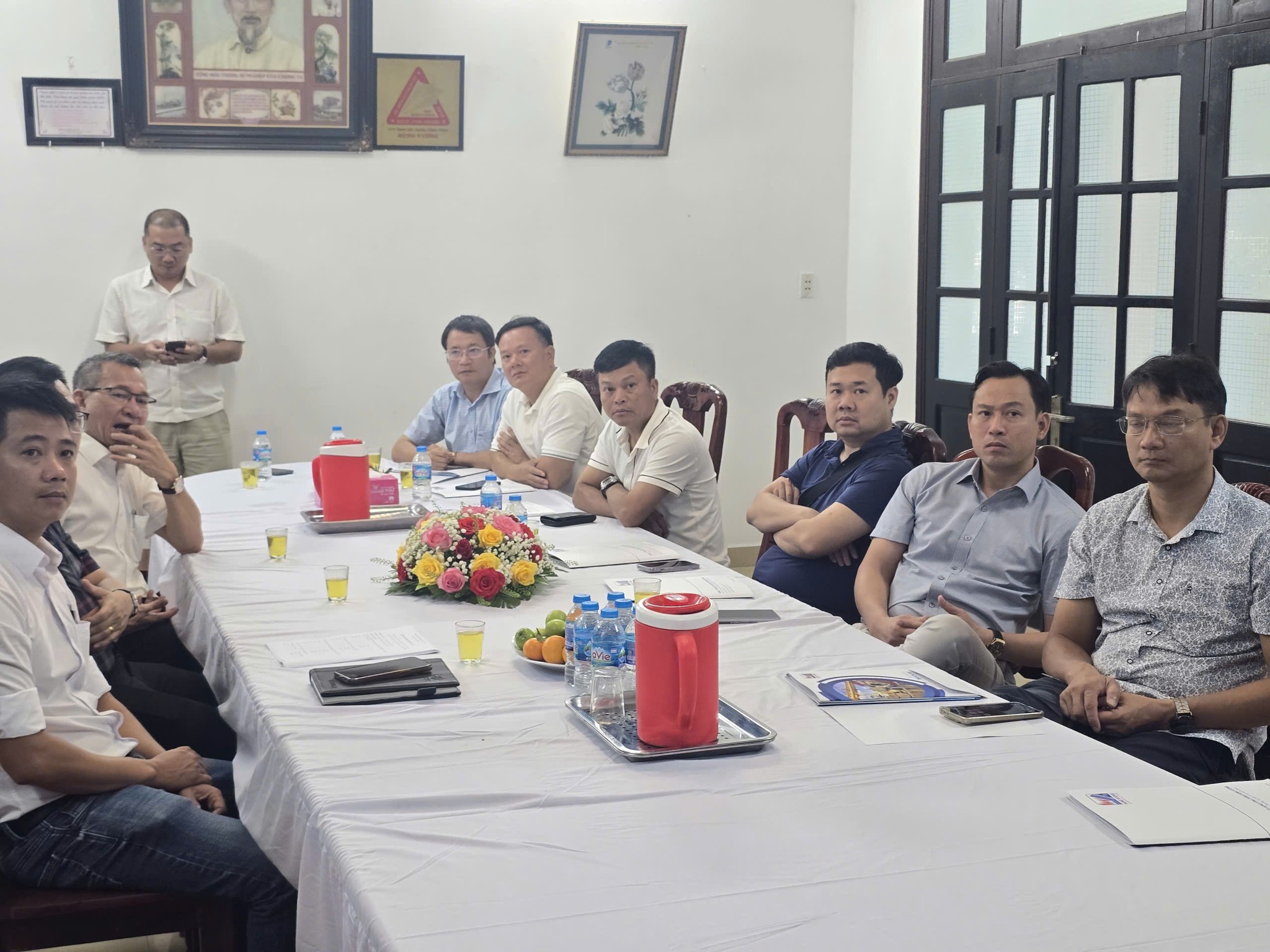 CHÀO MỪNG ĐOÀN DỰ ÁN HỆ THỐNG XỬ LÝ NƯỚC THẢI YÊN XÁ TP. HÀ NỘI ĐẾN THAM QUAN THỰC TẾ QUY TRÌNH SẢN XUẤT TẠI NHÀ MÁY BÊ TÔNG ĐÚC SẴN HÙNG VƯƠNG - VĨNH CỬU chao mung doan du an yen xa tp ha noi 2
