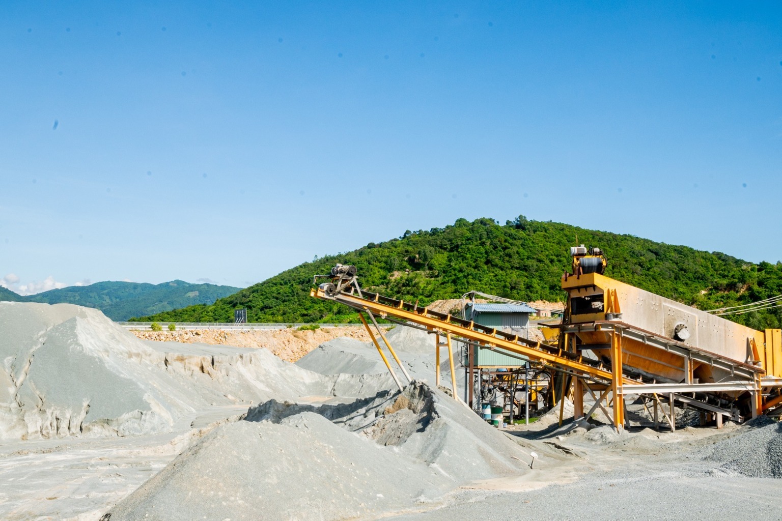 MỞ RỘNG ĐẦU TƯ – THÀNH LẬP CHI NHÁNH TẠI NINH THUẬN mo da khanh hoa hungvuongco 3