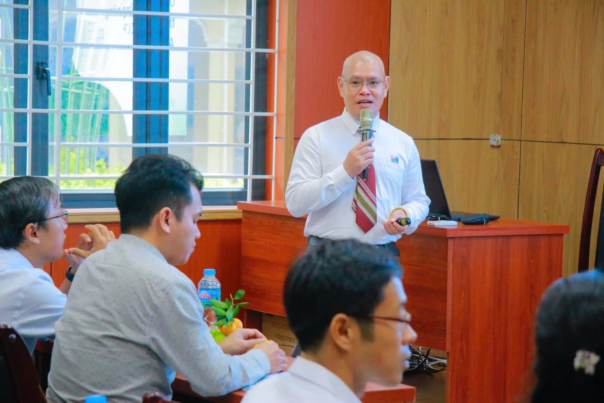 Công ty Hùng Vương tham gia Hội nghị Khoa học Công nghệ lần thứ XXIV phân hiệu Trường Đại học Giao thông Vận tải tại TP.HCM tham gia hoi nghi khoa hoc cong nghe lan thu xxiv truong dai hoc giao thong van tai tai tphcm 4