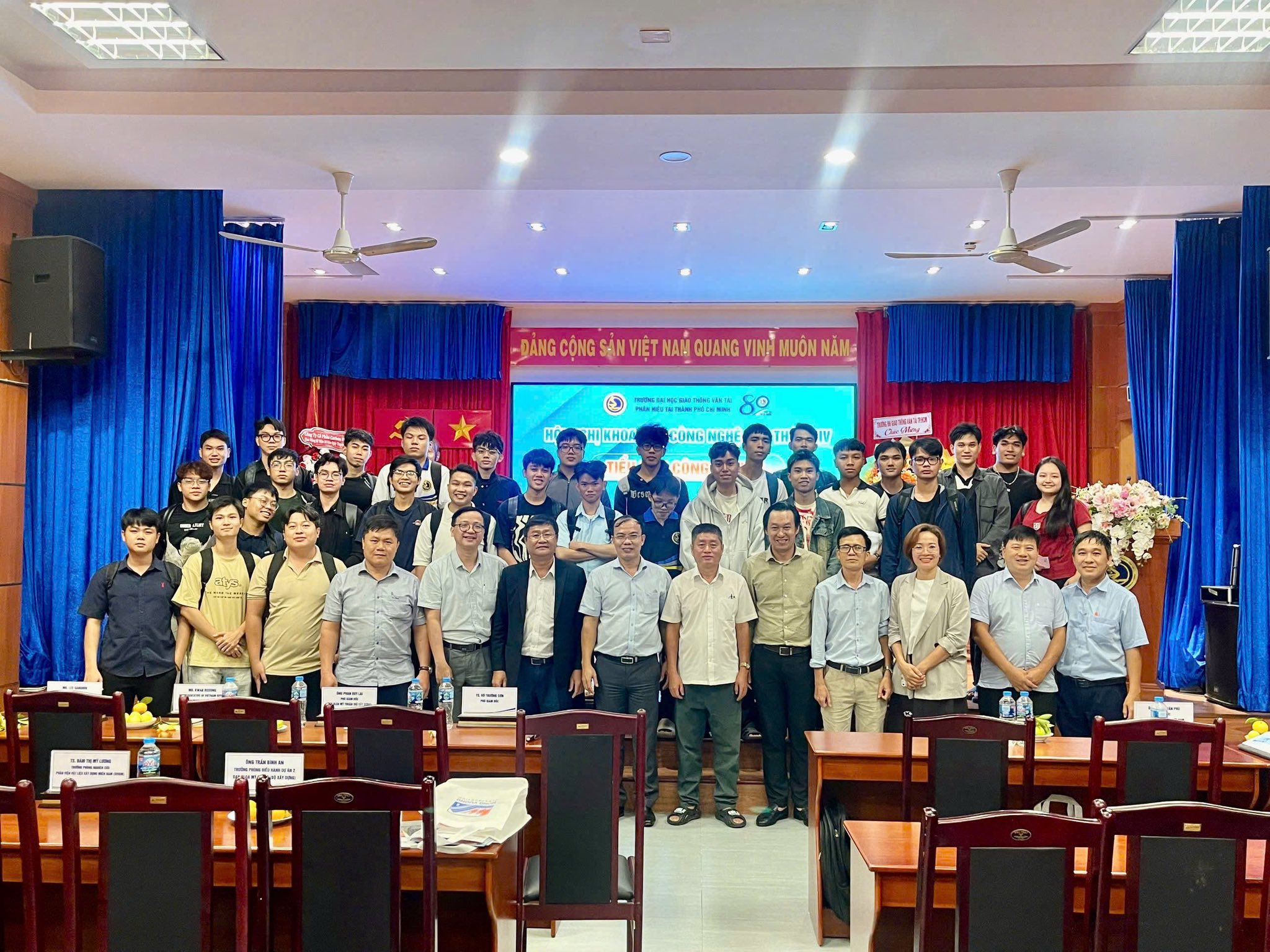 Công ty Hùng Vương tham gia Hội nghị Khoa học Công nghệ lần thứ XXIV phân hiệu Trường Đại học Giao thông Vận tải tại TP.HCM tham gia hoi nghi khoa hoc cong nghe lan thu xxiv truong dai hoc giao thong van tai tai tphcm 5