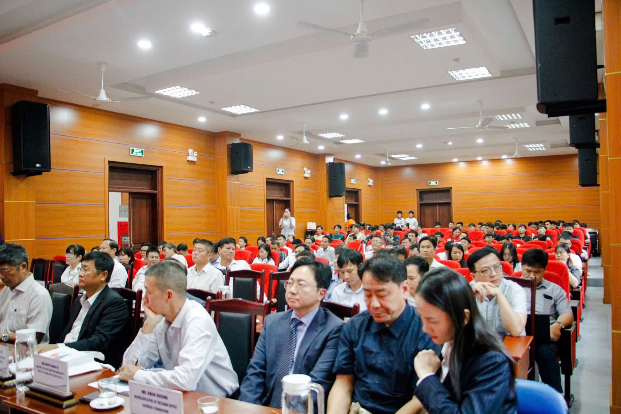 Công ty Hùng Vương tham gia Hội nghị Khoa học Công nghệ lần thứ XXIV phân hiệu Trường Đại học Giao thông Vận tải tại TP.HCM tham gia hoi nghi khoa hoc cong nghe lan thu xxiv truong dai hoc giao thong van tai tai tphcm 6