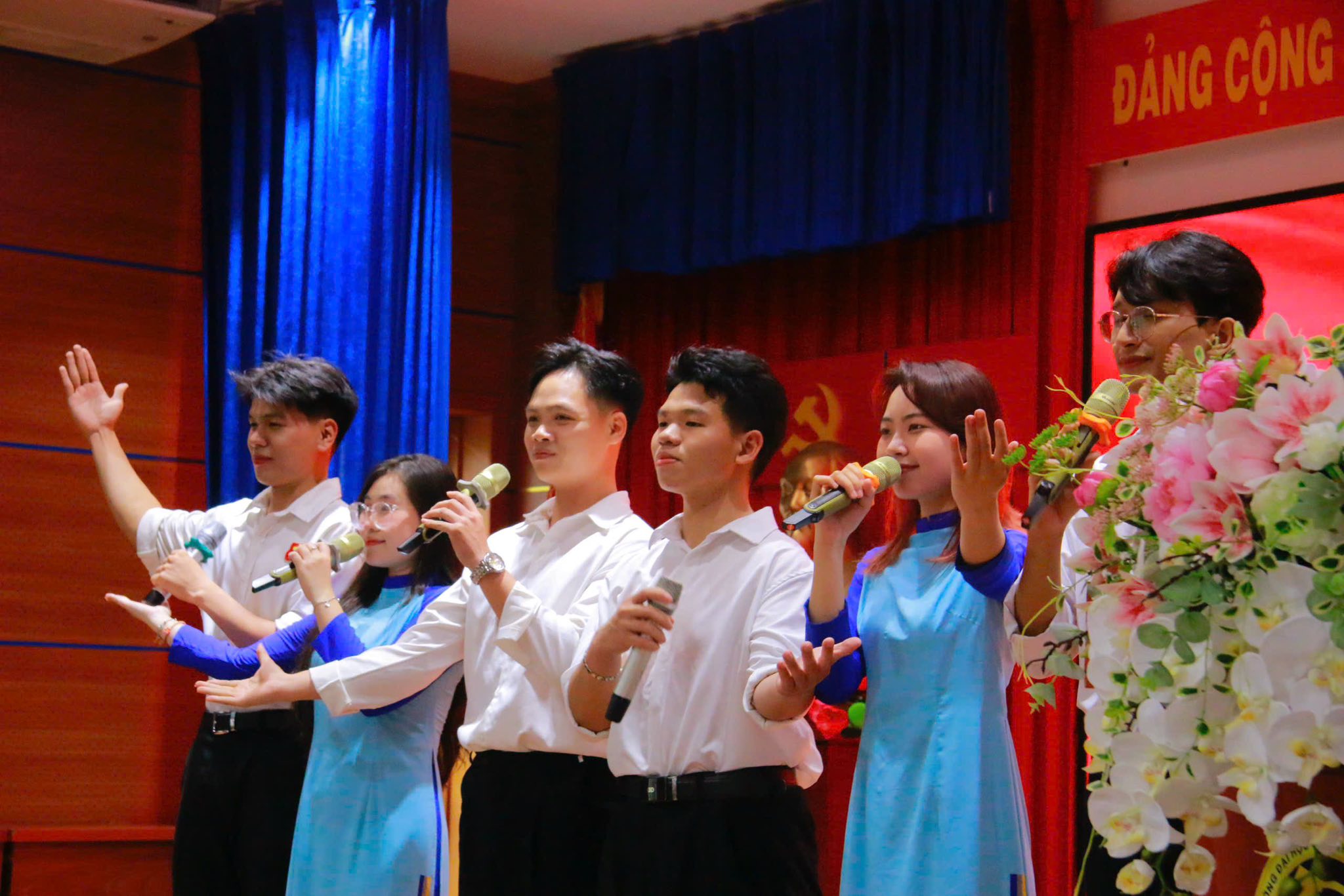 Công ty Hùng Vương tham gia Hội nghị Khoa học Công nghệ lần thứ XXIV phân hiệu Trường Đại học Giao thông Vận tải tại TP.HCM tham gia hoi nghi khoa hoc cong nghe lan thu xxiv truong dai hoc giao thong van tai tai tphcm 7