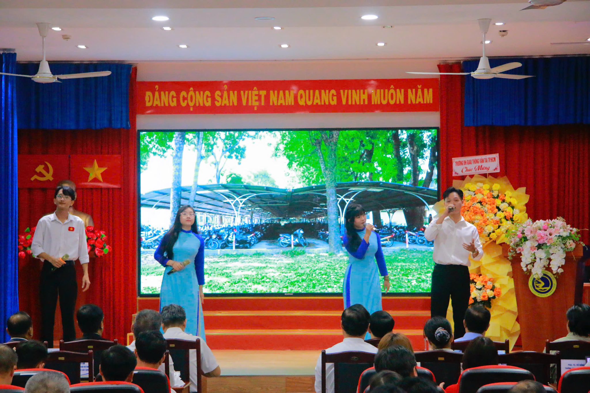 Công ty Hùng Vương tham gia Hội nghị Khoa học Công nghệ lần thứ XXIV phân hiệu Trường Đại học Giao thông Vận tải tại TP.HCM tham gia hoi nghi khoa hoc cong nghe lan thu xxiv truong dai hoc giao thong van tai tai tphcm 8