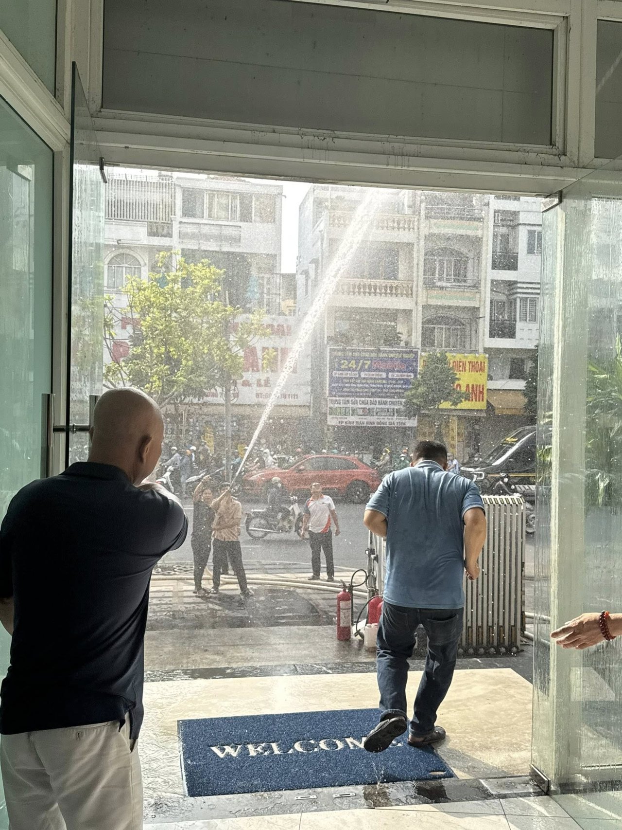 CÔNG TY HÙNG VƯƠNG DIỄN TẬP PHƯƠNG ÁN PHÒNG CHÁY CHỮA CHÁY VÀ CỨU NẠN CỨU HỘ cong ty hung vuong dien tap phuong an phong chay chua chay va cuu nan cuu ho 12