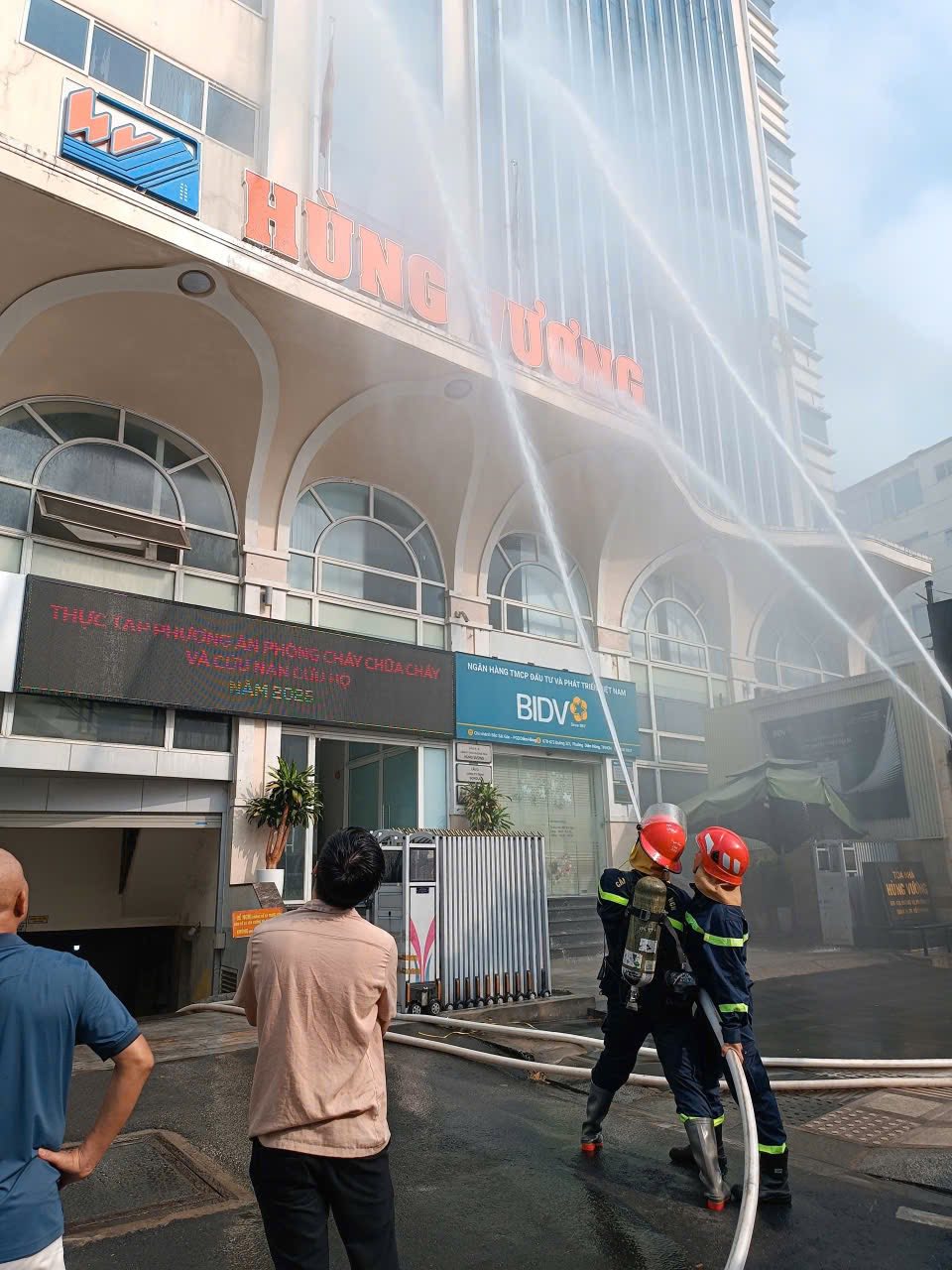 CÔNG TY HÙNG VƯƠNG DIỄN TẬP PHƯƠNG ÁN PHÒNG CHÁY CHỮA CHÁY VÀ CỨU NẠN CỨU HỘ cong ty hung vuong dien tap phuong an phong chay chua chay va cuu nan cuu ho 16