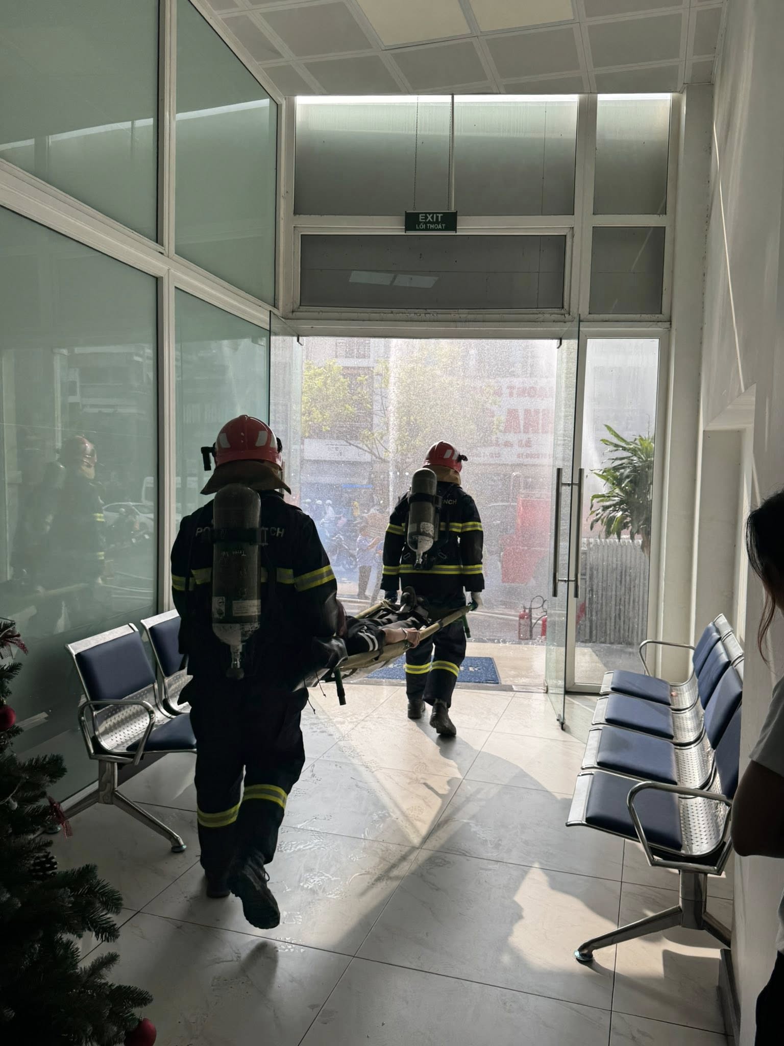 CÔNG TY HÙNG VƯƠNG DIỄN TẬP PHƯƠNG ÁN PHÒNG CHÁY CHỮA CHÁY VÀ CỨU NẠN CỨU HỘ cong ty hung vuong dien tap phuong an phong chay chua chay va cuu nan cuu ho 17