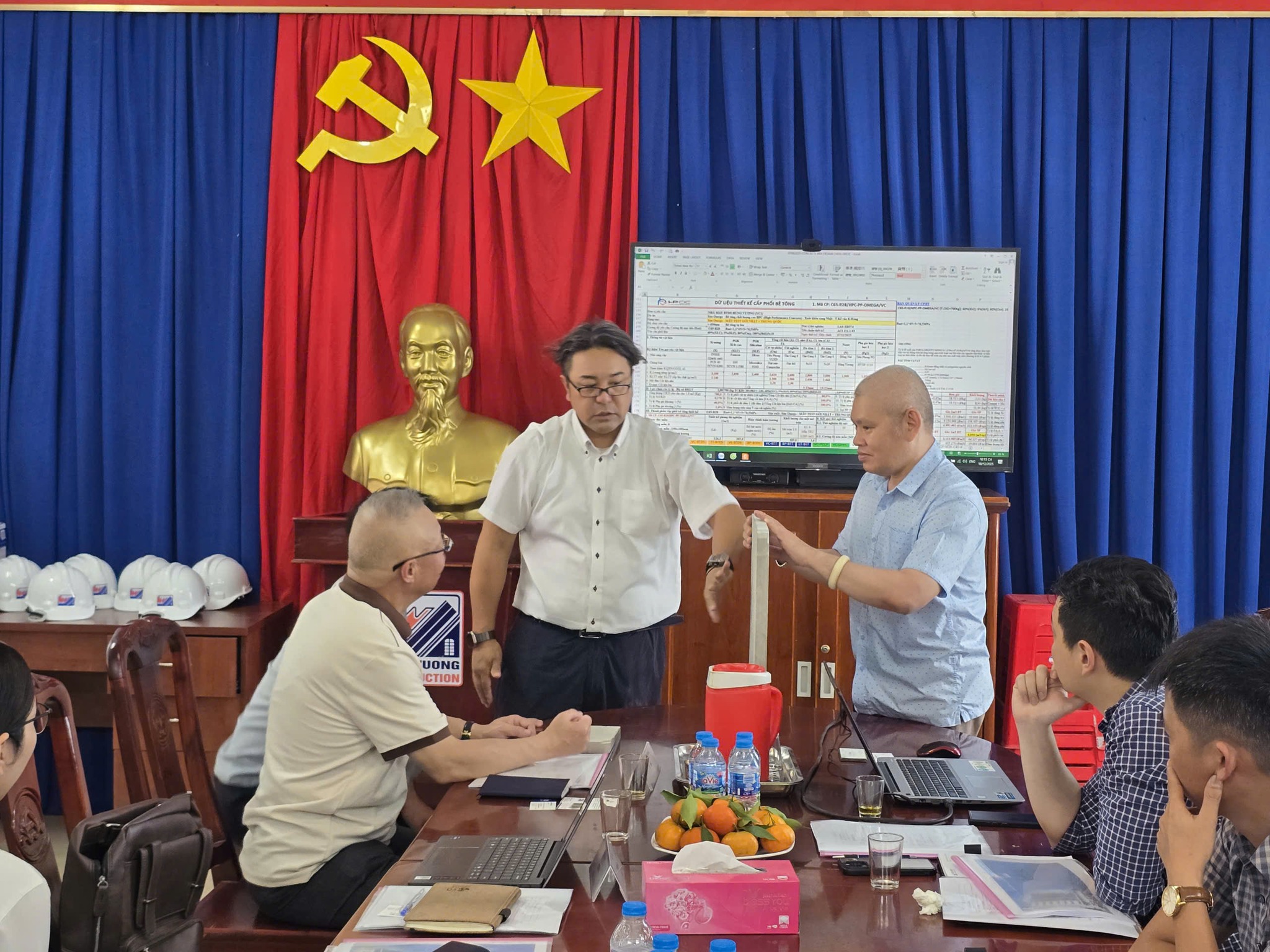 NHÀ MÁY BTĐS HÙNG VƯƠNG – VĨNH CỬU TIẾP ĐÓN ĐOÀN CÔNG TY NHẬT BẢN LẦN 2 ha may btds hung vuong vinh cuu tiep don doan cong ty nhat ban lan 2 7