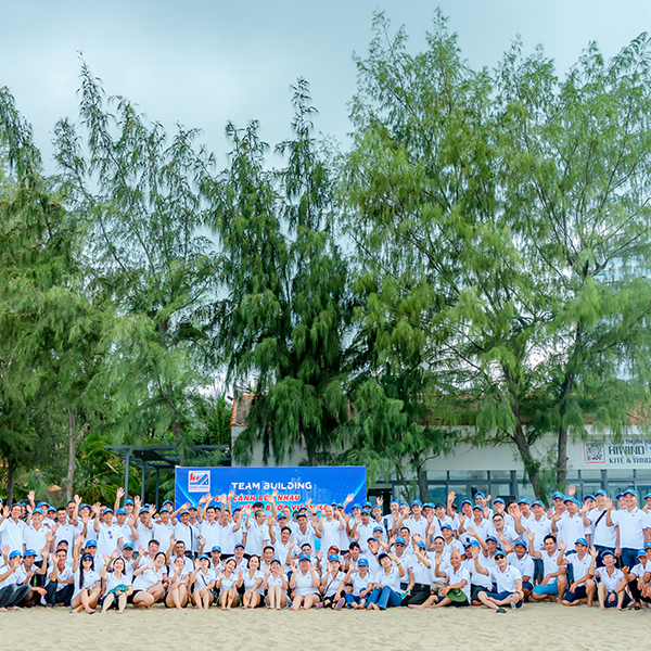 Năng lực sản xuất vi cong dong vi nguoi lao dong trach nhiem xa hoi tu tam cua doanh nghiep hung vuong