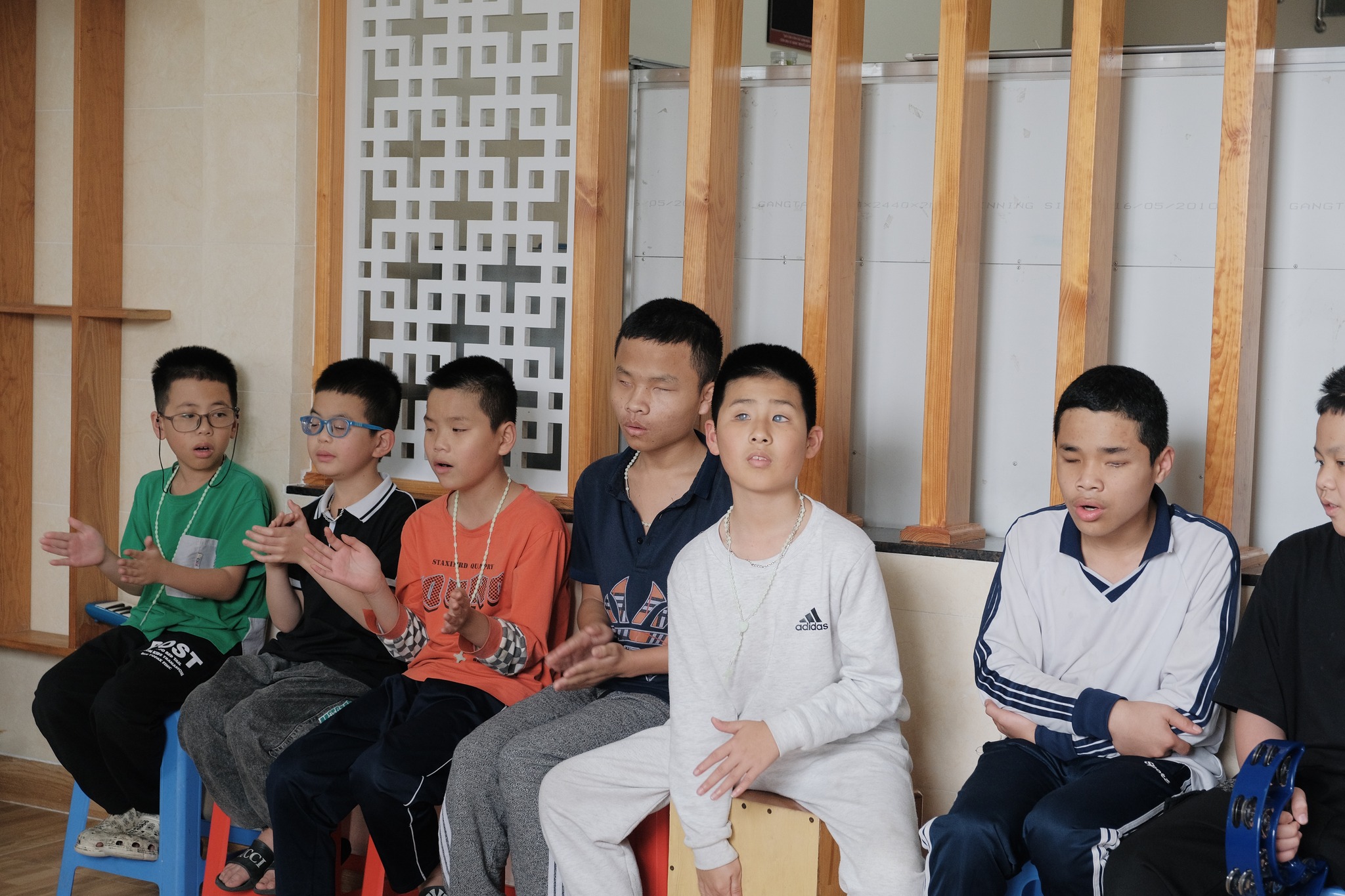 CÙNG EM ĐẾN TRƯỜNG – GIEO MẦM TRI THỨC, CHẮP CÁNH ƯỚC MƠ cung em den truong gieo mam tri thuc chap canh uoc mo 2 3